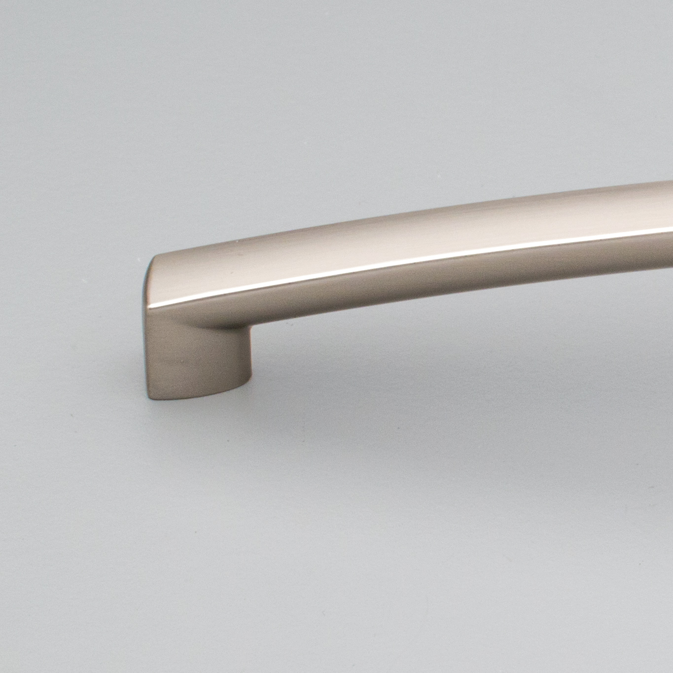 Stainless Steel Effect D592 Arch Handle