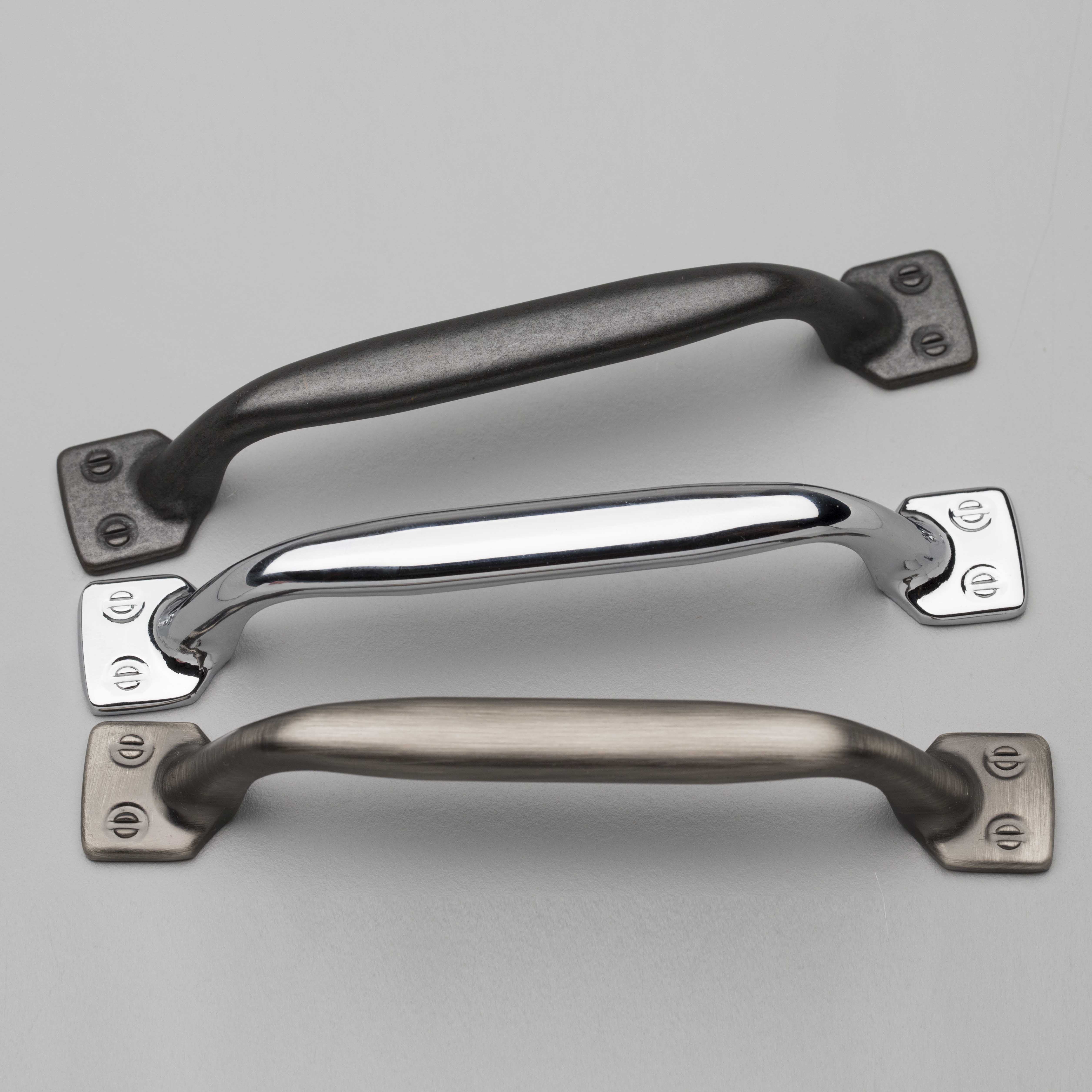 Ht508 Highland Handle shown in the colors of Industrial Black, Chrome & Black Olive