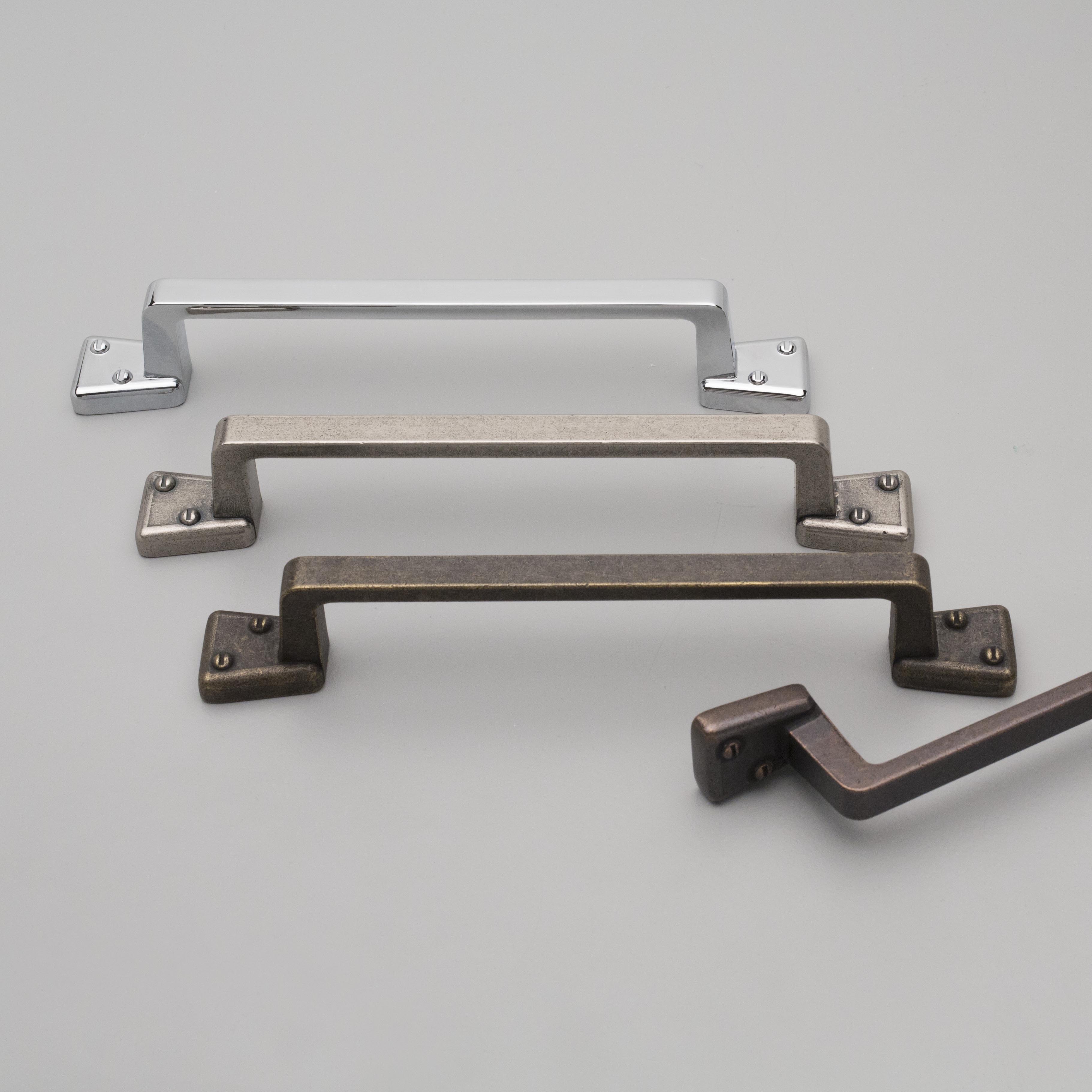 Aston Handle HT570 in the finishes of Rustic Copper, Polished Chrome, Antique Pewter & Rustic Brass