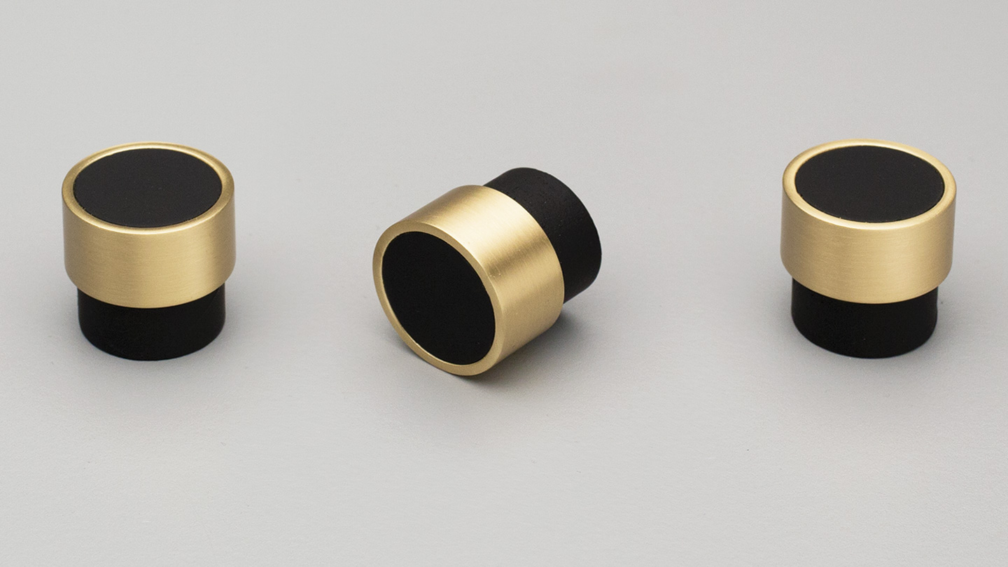 L4370_BRASS timber cylinder knob 26mm with metal ring for kitchen,bedroom,furniture colours Black Painted with Brass Plated Ring (BKBR) mm, size overall 26 mm